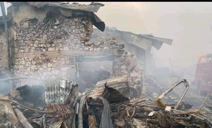 Axmed_Dheere's tweet photo. #Hargeisa waxay inooga baahan tahay duco, garab istaag maal, dhiirigelin. Inta dhaawacantay Alle ha u boogo dhayo, hantida ku baaba'aday ee nooc walba lehna Alle wax ka khayr badan ha inoogu baddalo. #Hargeisa #Gargaar
اللهم أجرنا في مصيبتنا هذاو اخلفنا خيرا منها. اللهم آمين https://t.co/wH29SmUPFG