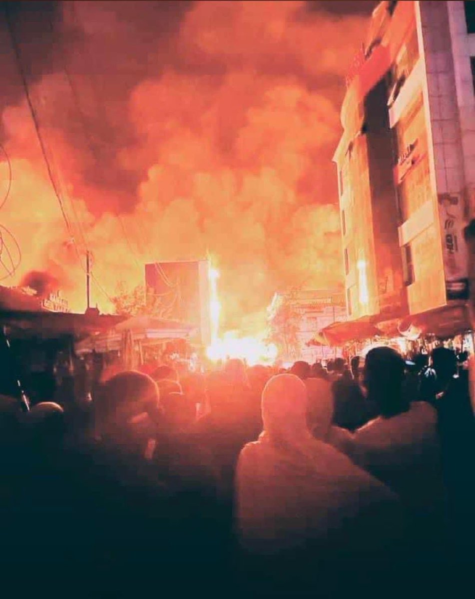 Axmed_Dheere's tweet photo. #Hargeisa waxay inooga baahan tahay duco, garab istaag maal, dhiirigelin. Inta dhaawacantay Alle ha u boogo dhayo, hantida ku baaba'aday ee nooc walba lehna Alle wax ka khayr badan ha inoogu baddalo. #Hargeisa #Gargaar
اللهم أجرنا في مصيبتنا هذاو اخلفنا خيرا منها. اللهم آمين https://t.co/wH29SmUPFG
