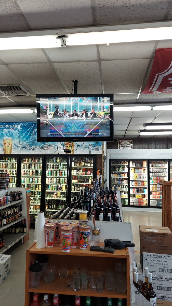 OCsPockets's tweet image. #WrestleMania night 1 ready @ the liquor store.
