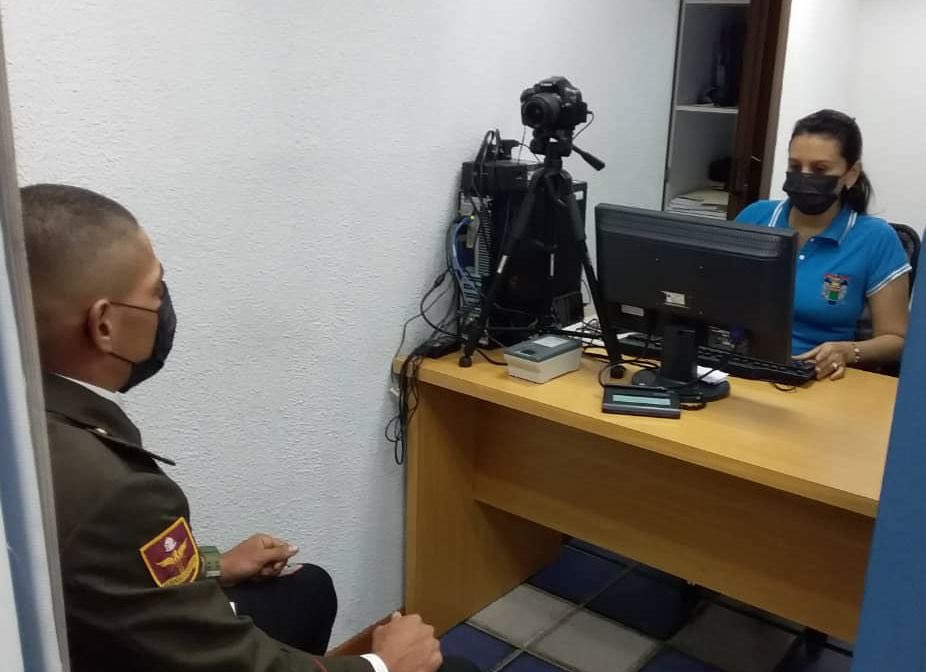 IPSFAespatria's tweet photo. 🇻🇪| Desde la Escuela de Formación de la GNB “GD. Víctor Anselmo Fernández Escobar” en San Cristobal, edo. Tachira. Se realizó la afiliación a los aspirantes a tropa profesional de la promoción 116.
¡Seguimos haciendo patria! https://t.co/QWeN5AOWW9