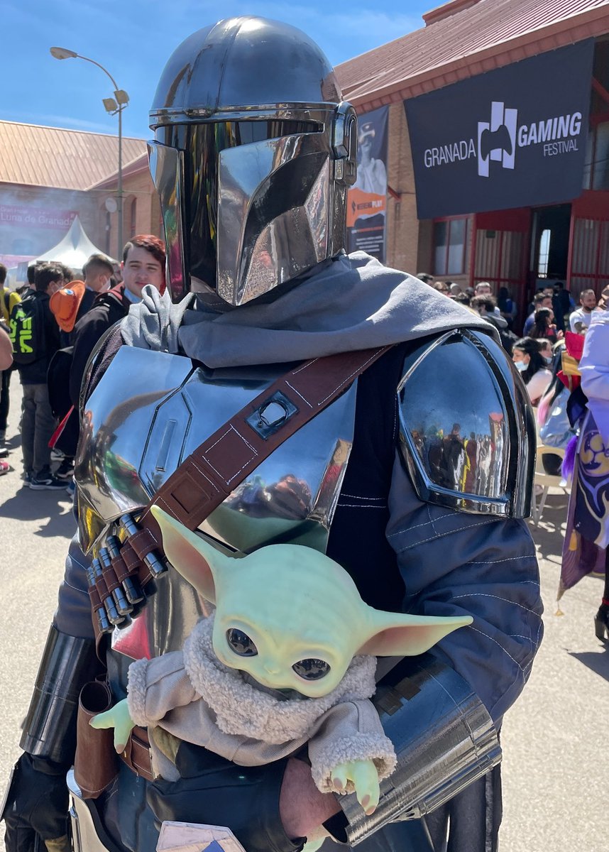 🔥 Felicidades <a href="/FicZone/">FicZone</a> <a href="/ficzonecosplay/">FicZone Cosplay</a>  Este año X aniversario del que sin duda se consolida como el mejor encuentro especializado a nivel nacional 💕 Primer día de apertura !! No te lo puedes perder !! Grandes ! 🙌🏻 Edu y Rocío , presentadores del concurso #Cosplay #FicZone2022