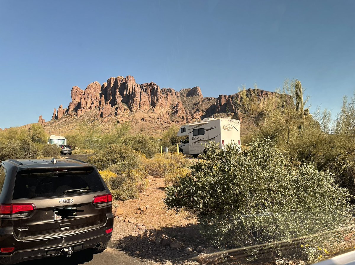 PoshyKimW's tweet photo. Enjoying the great view while enjoying a snack after we set up AL, our A-liner. Very fitting we picked up AL 6 months ago today, too. Having a great Saturday! ⛰🏕 #HappyAnniversary #Aliner #AZStatePark #SuperstitionMountains https://t.co/rxGSqOMGya