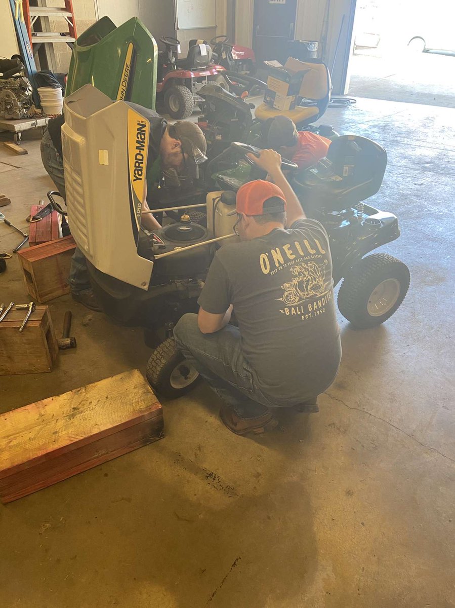 CMSOSU's tweet photo. 5th annual mower clinic today! 
•
•
•
serving the community Cowboy Motorsports style #gopokes https://t.co/XoeEmOUdnI