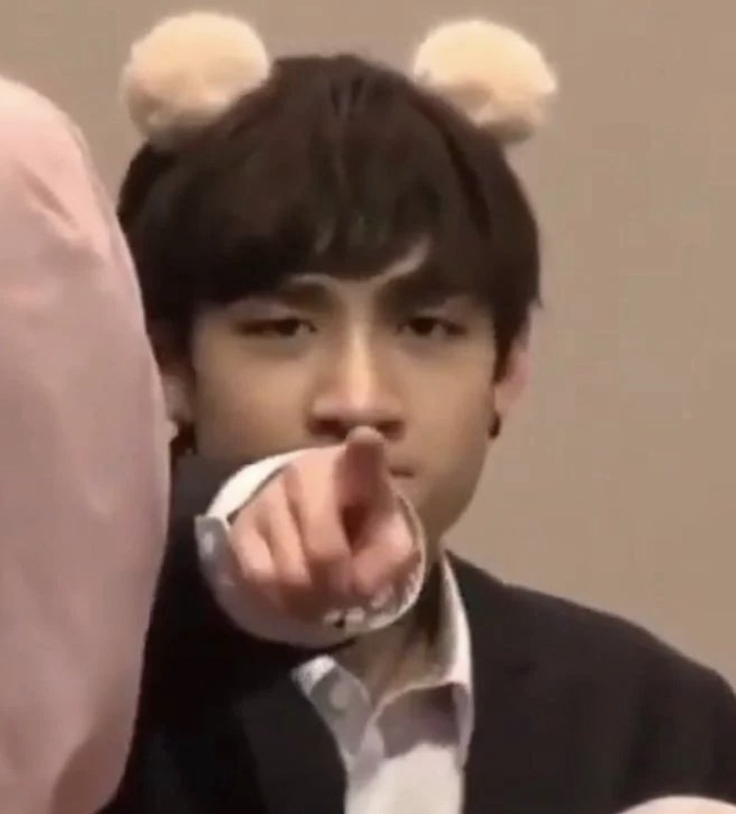 emArmy10's tweet photo. @straykidslegend Oh my-😭 https://t.co/bTv1OjX59r