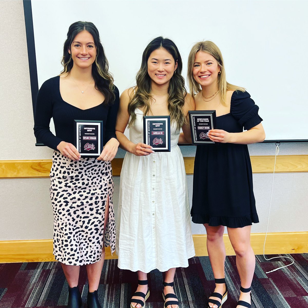 MontanaGrizSOC's tweet photo. Offensive MVP @taystoeger 
Defensive MVP @XuCamellia 
Newcomer of the Year @charley_boone 
Heart of a Griz @FernandezEmm 

#UpWithMontana https://t.co/e0EcMk4IaD