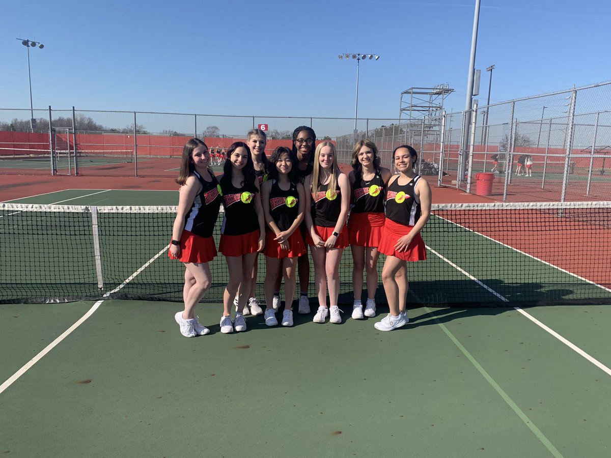 PortageHSTennis's tweet photo. Tennis 2022 freshmen, sophomores, juniors, and seniors on picture day! https://t.co/ClgG3mKz09