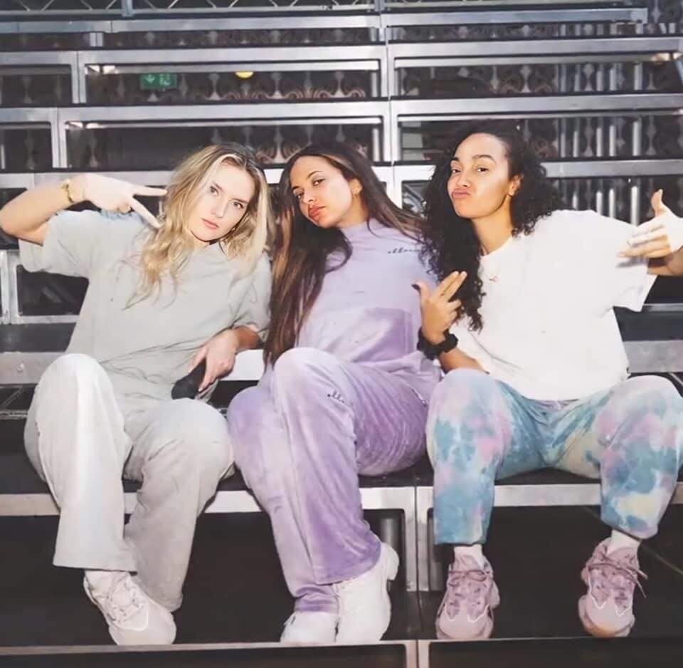 bananamilk_jc's tweet photo. What song do you think @LittleMix is practicing for Confetti Tour?

A thread; https://t.co/eSNYsbI64S