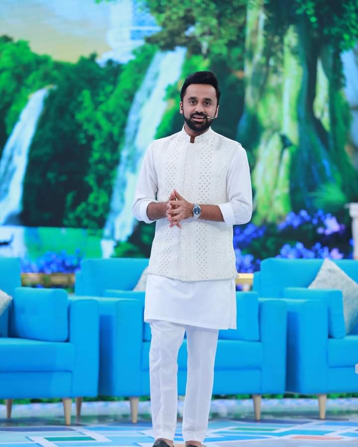 ShaneRamazanARY's tweet photo. ﷽

The Biggest Ramazan Transmission of Pakistan #shaneramzan has just started!

#waseembadami #monthofgood #mubarakmaheena #ramzanspecial #1stroza 
@WaseemBadami https://t.co/vDBjz1JtBR