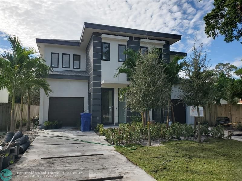 RonCentrone's tweet photo. Imagine turning the key to open your beautiful new home. #beautifulhome #homesforsale  https://t.co/Q8Pmxe9W5t https://t.co/v62cZxvp44