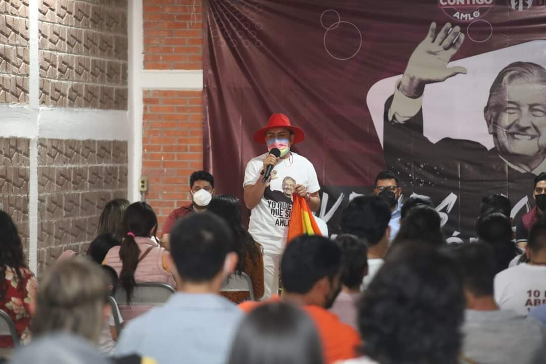 EContigoAMLO's tweet photo. Conjuntando nuestros esfuerzos, lograremos "Que Siga el Presidente de la República". 
La fuerza de las juventudes, se ve y se siente. 
@xelariannah
#EstamosContigoAMLO https://t.co/zbAB3gKnHL