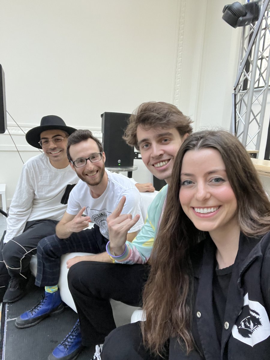 lyrah's tweet photo. got to have an interesting convo about music nfts w @AutografMusic @Cooopahtroopa &amp; @Yung_Spielburg (@water_and_music)

my fav advice from it (@Yung_Spielburg) — don't wait on an invite to a platform just to get started. don't let anybody dictate when you can or cannot create. https://t.co/3Xrtc8U6IJ