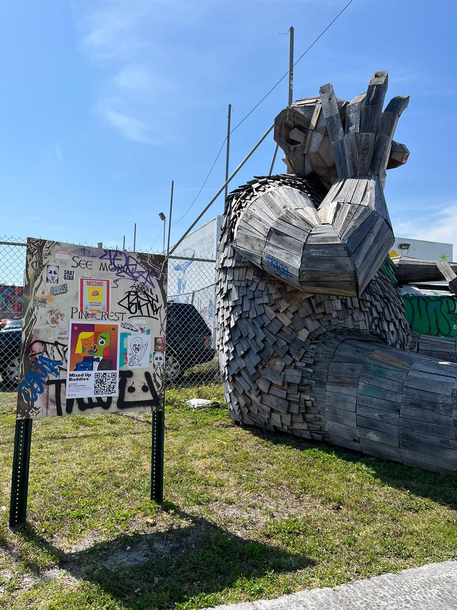 MixedUp_Buddies's tweet photo. The buddies at Wynwood #MiamiNFTWeek https://t.co/4lqawXkUlO