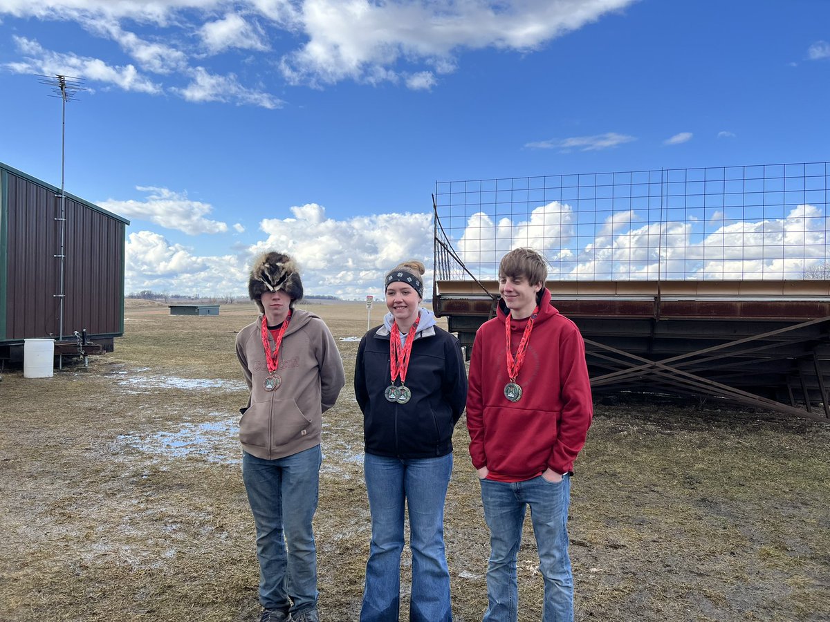 nhtrapshooting's tweet photo. Great day to be a Chickasaw! Shot at Turkey Valley and had 1st, 2nd,3rd place squads with Red(236), Black(231), and Gold(226). Kayla Holschlag 2nd ladies individual(45). Mens Ashton Venem 2nd with a 49 and Trinity Schwickerath 3rd with a 48 after winning a shoot off.#NHtribe https://t.co/L2ce7c3Cr3