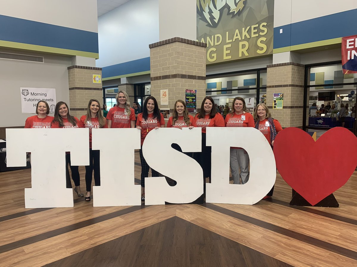 We loved talking to so many talented candidates at the @TomballISD job fair today! @jmartinique @Mrs_NicholsCES @GeiszlerLacie @MissInceCES @MrsRauscherCES @CES_Schultz