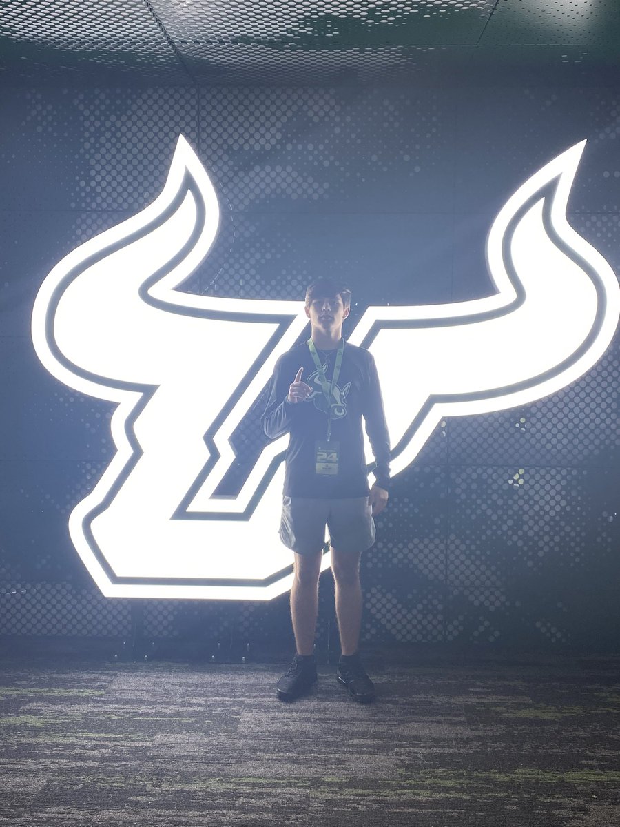 Enjoyed my visit today at USF💚🤘 <a href="/CoachTTrickett/">Travis Trickett</a> <a href="/xdye21/">Xavier Dye</a> <a href="/USFFootball/">USF Football</a> <a href="/CoachLovettUSF/">Charles Lovett</a> <a href="/BJDANIELS10/">BJ DANIELS</a> <a href="/941CountyFB/">941Football</a> <a href="/VeniceIndianFB/">VeniceIndianFootball</a>