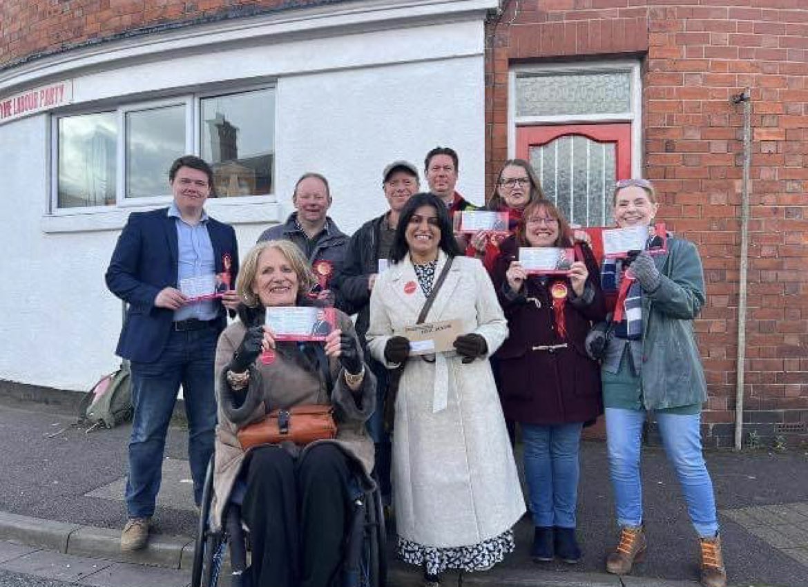 Brilliant to have <a href="/ShabanaMahmood/">Shabana Mahmood MP</a> on the <a href="/labourdoorstep_/">Labour Doorstep 🌹</a> today. #NewcastleLabour