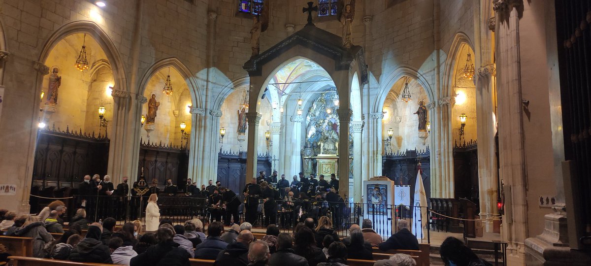cambrareus's tweet photo. 👉La Cambra es suma a un altre acte solidari a la Prioral en benefici de la Fundació Mossèn Frederic Barà. 👏Convocatòria impecable organitzada per la Confraria Sant Just i Pastor amb l'actuació de la banda "Sones de Pasión". #SetmanaSantaReus https://t.co/FyrXCbCUSz