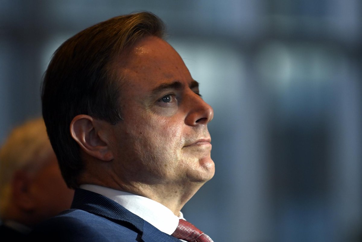 gva's tweet photo. Bart De Wever haalt uit: “Een stem voor Vlaams Belang leidt tot niks, en als het tot iets leidt is het niks goed” https://t.co/U3BsnZrHYw https://t.co/Xlhk2B4dtF