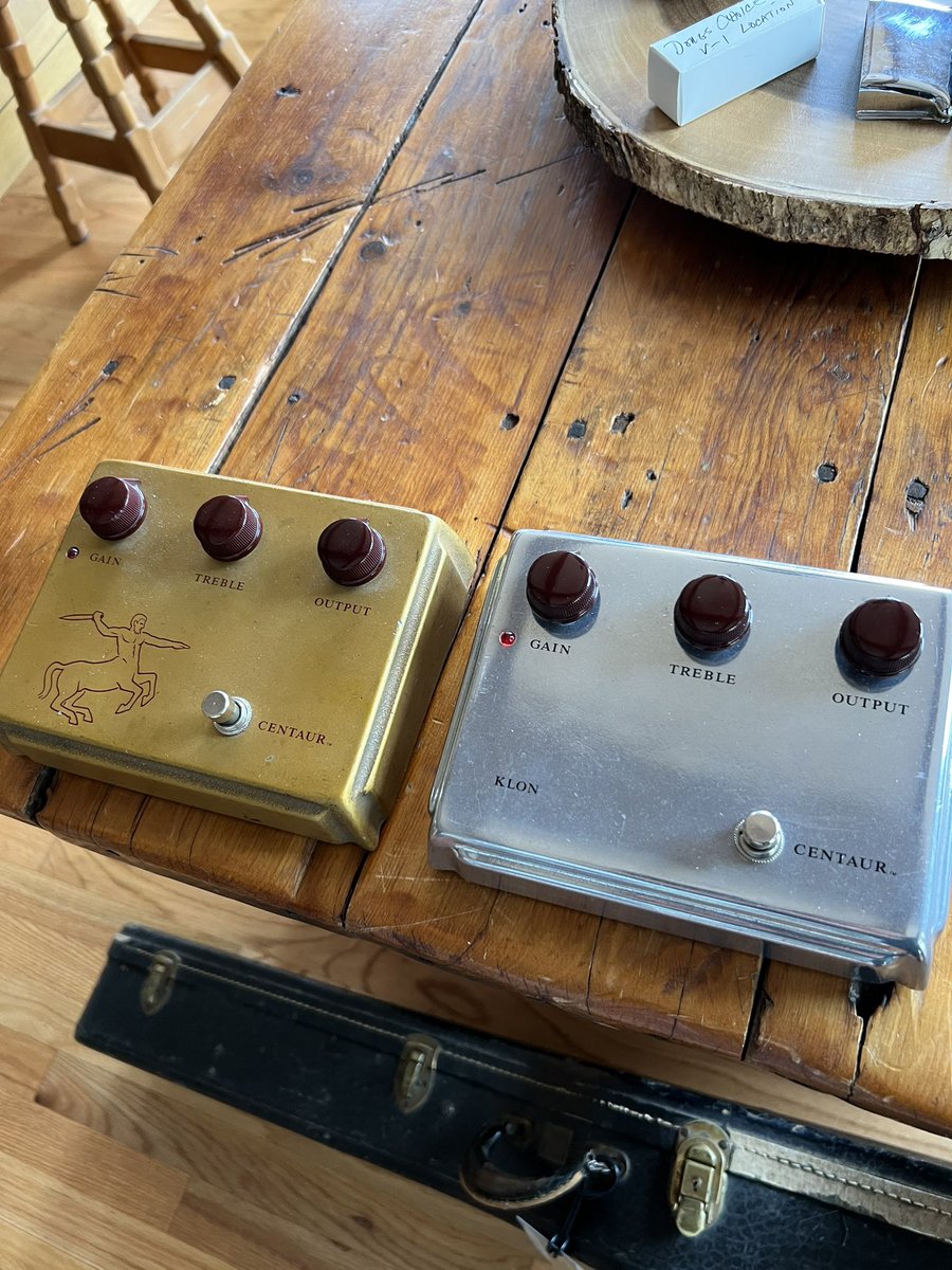 JBONAMASSA's tweet image. Quick question...  Left or Right?😎
