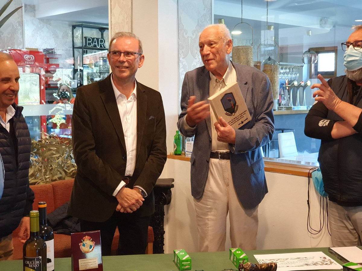 Mvfaraldo's tweet photo. En representación de @ConcelloMino hoy participé en acto entrañable de homenaje a Luis Morral, q posiblemente, es el jugador de #golf más veterano en activo en Galicia y q habitualmente juega en #campogolf #Miño
#Miñotenpresente #Miñoéfuturo
#MiñoCoDeporte #EnCaMiño https://t.co/ow4LE0lpbG