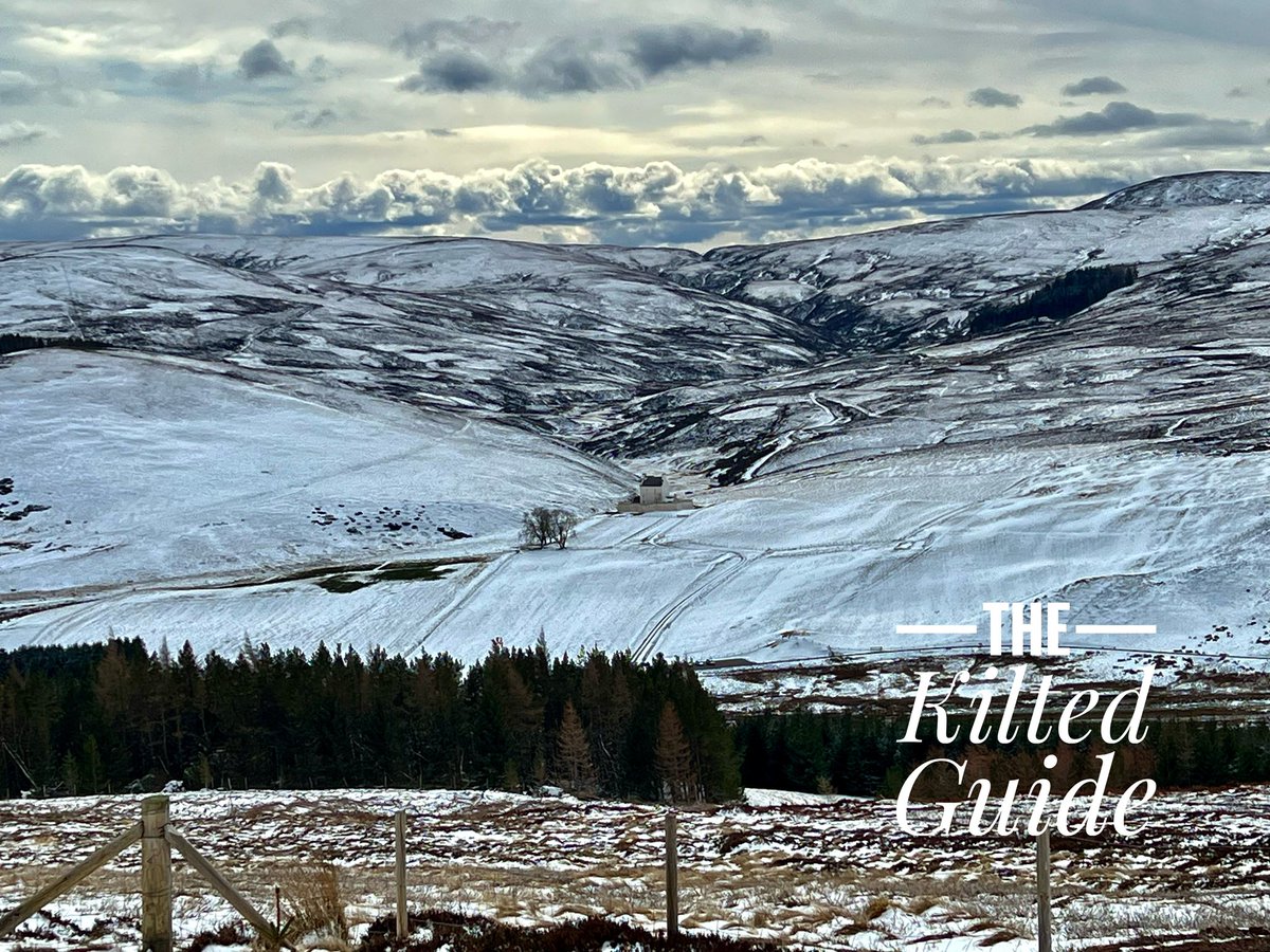 kilted_guide's tweet photo. Corgarff Castle nestling in the shadow of the Lecht, It’s looking well camouflaged against the late snow. #corgarffcastle #hes #lecht #strathdon #castle #britainsbestguides @STGAguides #bluebadgetouristguide #professionaltouristguide https://t.co/qExNe0BD6q