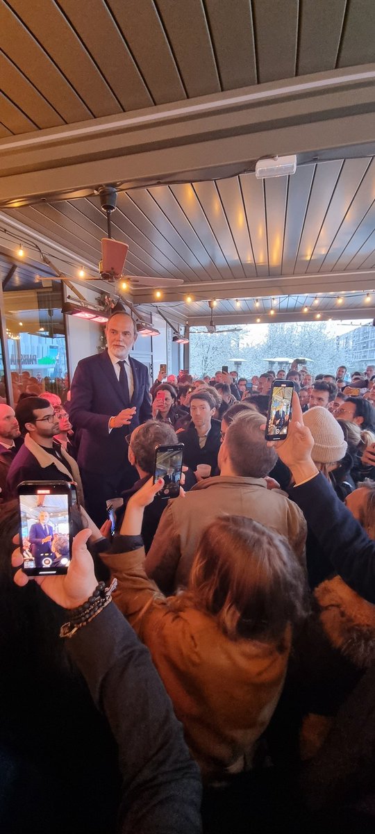 A une semaine du 1er tour, les élus et militants <a href="/HorizonsLeParti/">Horizons</a> mobilisés dans cette dernière ligne droite derrière <a href="/EPhilippe_LH/">Edouard Philippe</a> pour faire gagner <a href="/EmmanuelMacron/">Emmanuel Macron</a>. <a href="/dburkli/">Delphine Bürkli</a> <a href="/Arnaud_Pericard/">Arnaud Péricard</a>