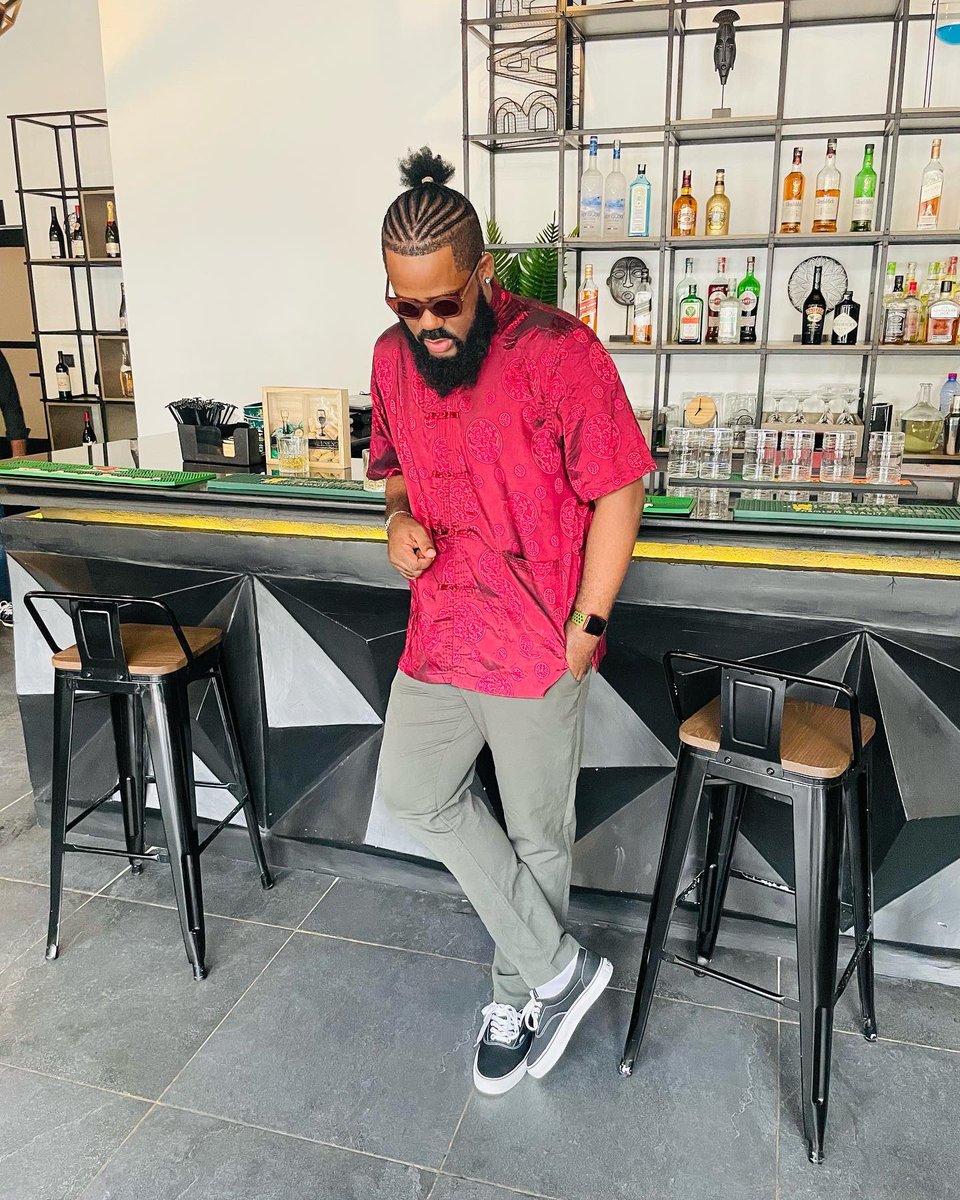 Micflammez's tweet photo. In God We Trust 

#Asa @el_miliaro 

#PaMoBarEnt #MicEmpire 
#Akuestar #elmiliaro https://t.co/tEt4i16Law