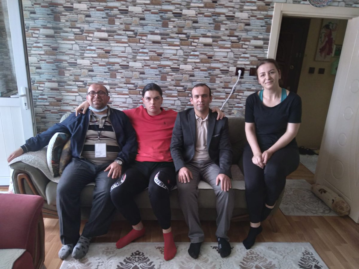 Küçükcekmece Ak parti Engelliler koordinasyon başkan olarak 2 Nisan otizm farkındalık gününde yavrularımızı ziyaret ettik 🥰
<a href="/RTErdogan/">Recep Tayyip Erdoğan</a> 
<a href="/jsarieroglu/">Jülide Sarıeroğlu 🇹🇷</a> 
<a href="/ackilic76/">Akif Çağatay Kılıç</a> 
<a href="/osmannnurika/">Osman Nuri Kabaktepe</a>
<a href="/SayimMadak/">Dr. Sevim Sayım Madak 🇹🇷</a> 
<a href="/Nursenornekk/">Nurşen ÖRNEK 🇹🇷</a> 
<a href="/alaaddin114/">@alaaddin1</a> 
<a href="/AkKcekmece/">AK Parti Küçükçekmece</a> 
<a href="/avrecepsencan/">Av. Recep Şencan</a> 
<a href="/Leyla80023525/">Leyla</a> 
@karadayisaliha