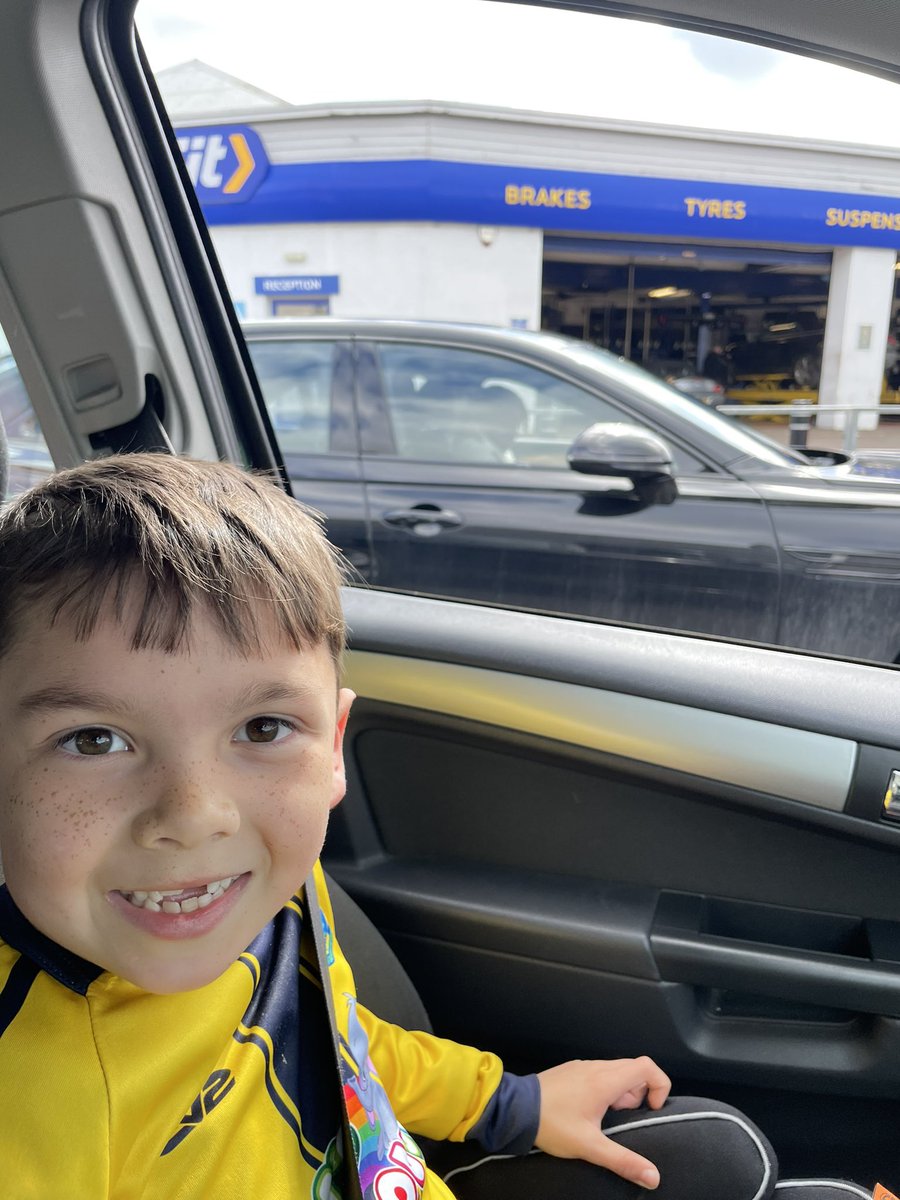 SuzannaArmstr12's tweet photo. The little lad was made up today, after a defeat on the pitch, on the way home he saw his hero!! @asaintmaximin @nufc #dreamcometrue https://t.co/GwZd9Kj7nT