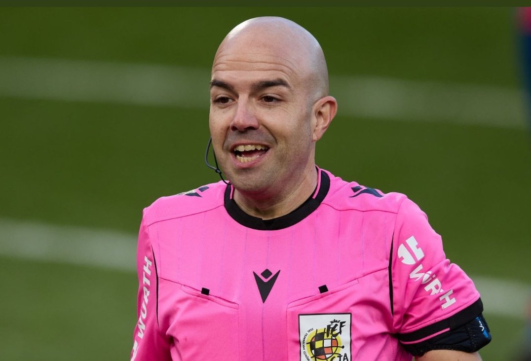 La cara de la felicidad tras un gran arbitraje en Vigo

#AsiGanaElMadrid