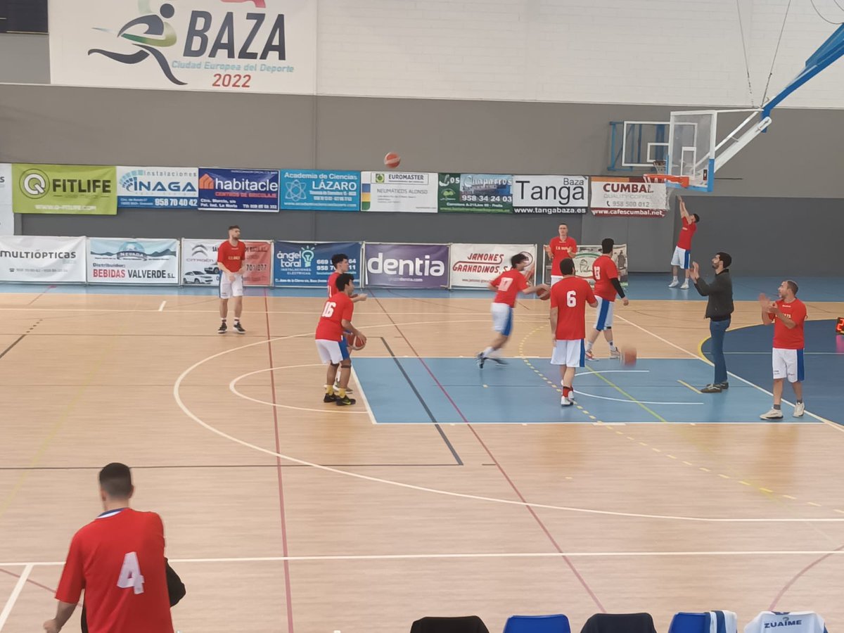cbbaza's tweet photo. Dura derrota 68-71 ante un buen @GMASB_ el equipo no superó las bajas de Guille y Óscar lo que nos complica el play off que habrá que pelear a la vuelta de vacaciones @ViverosZuaime @grupodentia @mo_multiopticas #metafer @AytoBaza https://t.co/WTJVyaDC9R