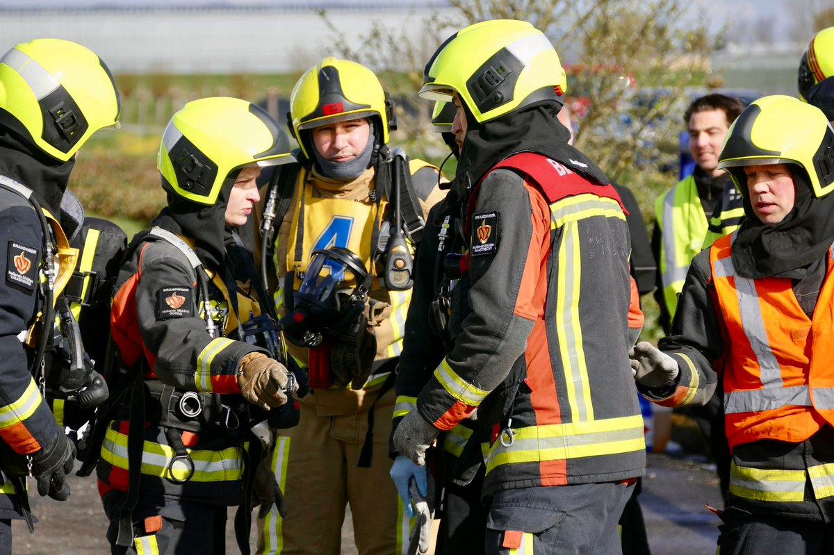 svensl's tweet photo. Heerlijke dag in Nieuwveen. Tweede plaats behaald met team van de Meldkamer Brandweer Den Haag, op naar de volgende ronde in Lekkerkerk 🔥💪🏽 https://t.co/YBY1Avi76q