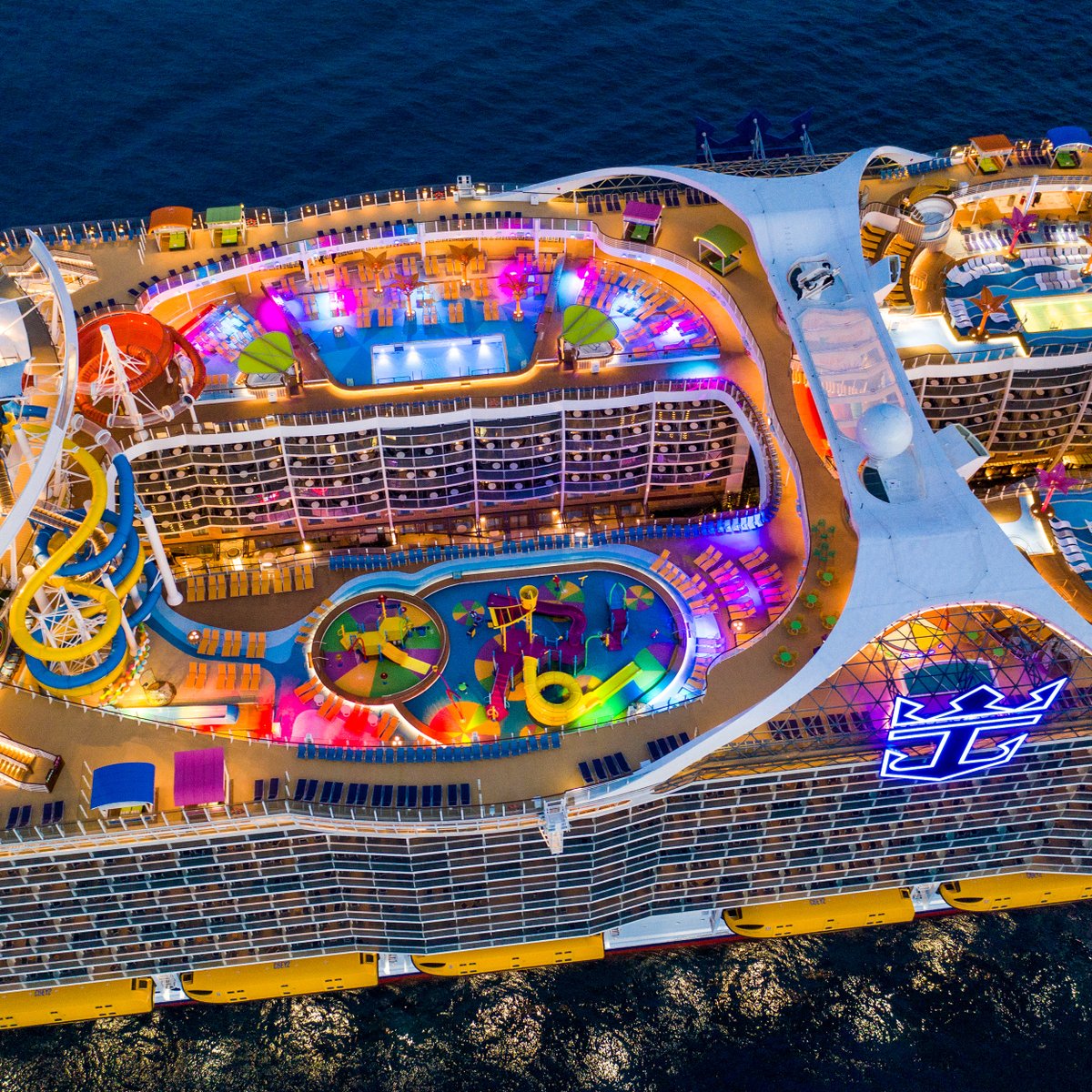 RoyalCaribbean's tweet photo. Don't just steal the show. Be the show. 🤩 #WonderoftheSeas https://t.co/KBNCfFDVup