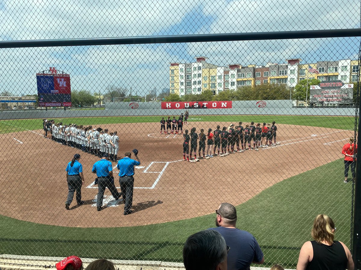 Set for game 2 as <a href="/UHCougarSB/">Houston Softball</a> host <a href="/MemphisSoftball/">Memphis Softball</a>. Join <a href="/jaylinbaldridge/">Jaylin Baldridge</a> and me now on EEPN+!