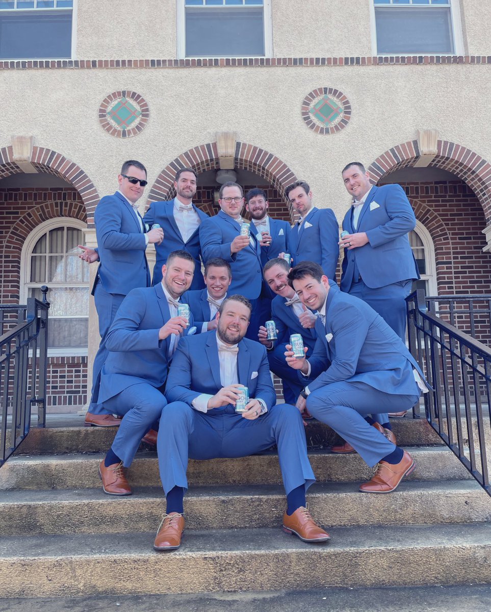 BWAL76's tweet photo. This wedding brought to you by @BuschBeer 🍻Can we get the groom a years worth of Lattes to start this marriage off right? #Sponsored https://t.co/ZgC3eCAkhN
