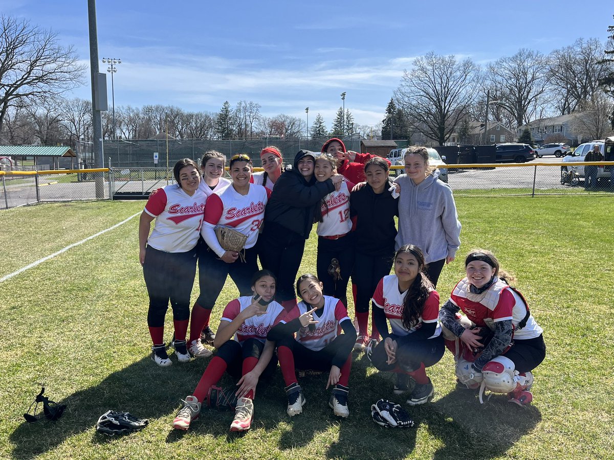 rp_softball's tweet photo. 4-1 win over Midland Park. Keep getting better girls. https://t.co/sBdDdw0HFf