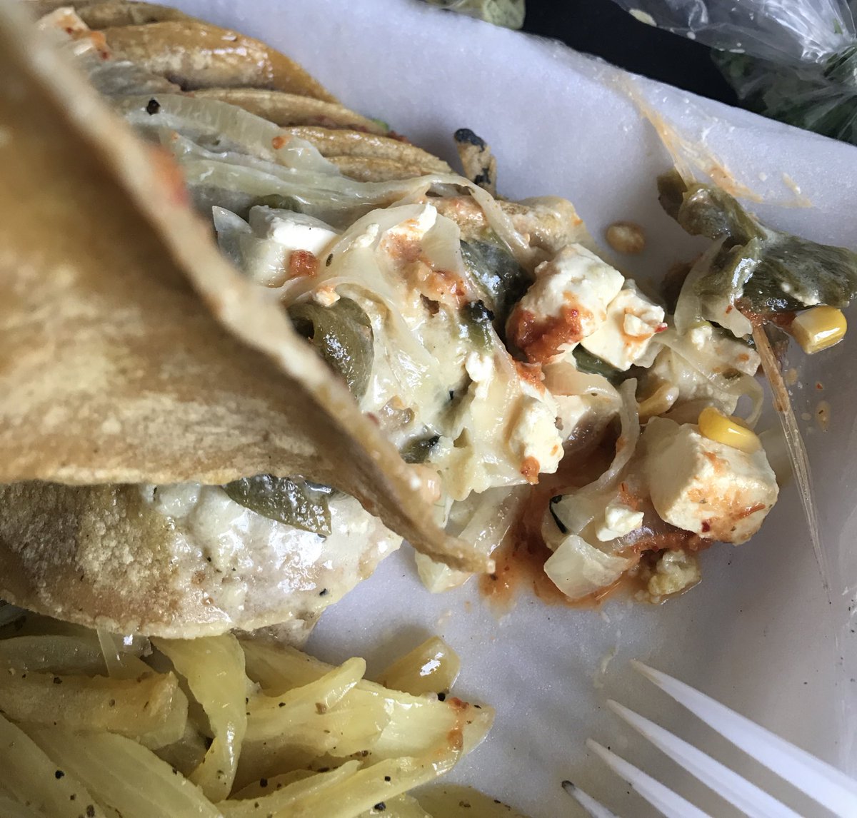 Monterreytacos's tweet photo. @pp_gamez Así de desastrosos, tortilla partida https://t.co/ejsU2oyrNz