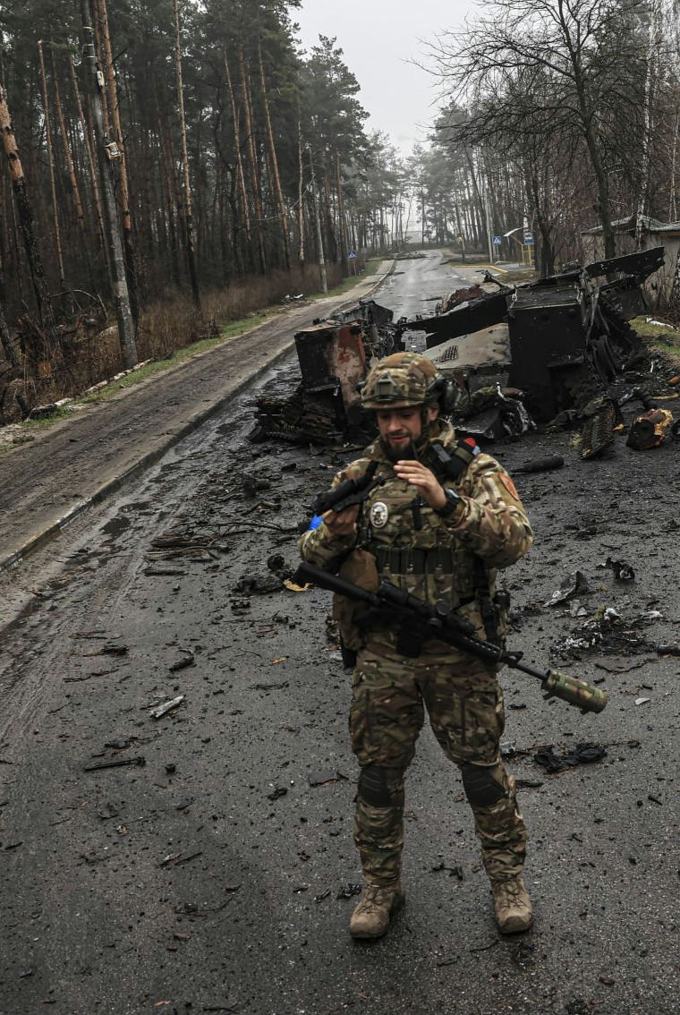 tacticalporn's tweet image. 🇺🇦Ukrainian Police Tactical Unit officer in Irpin, April 1.

#SlavaUkraini #UTactic #TacticalUnit #SOF