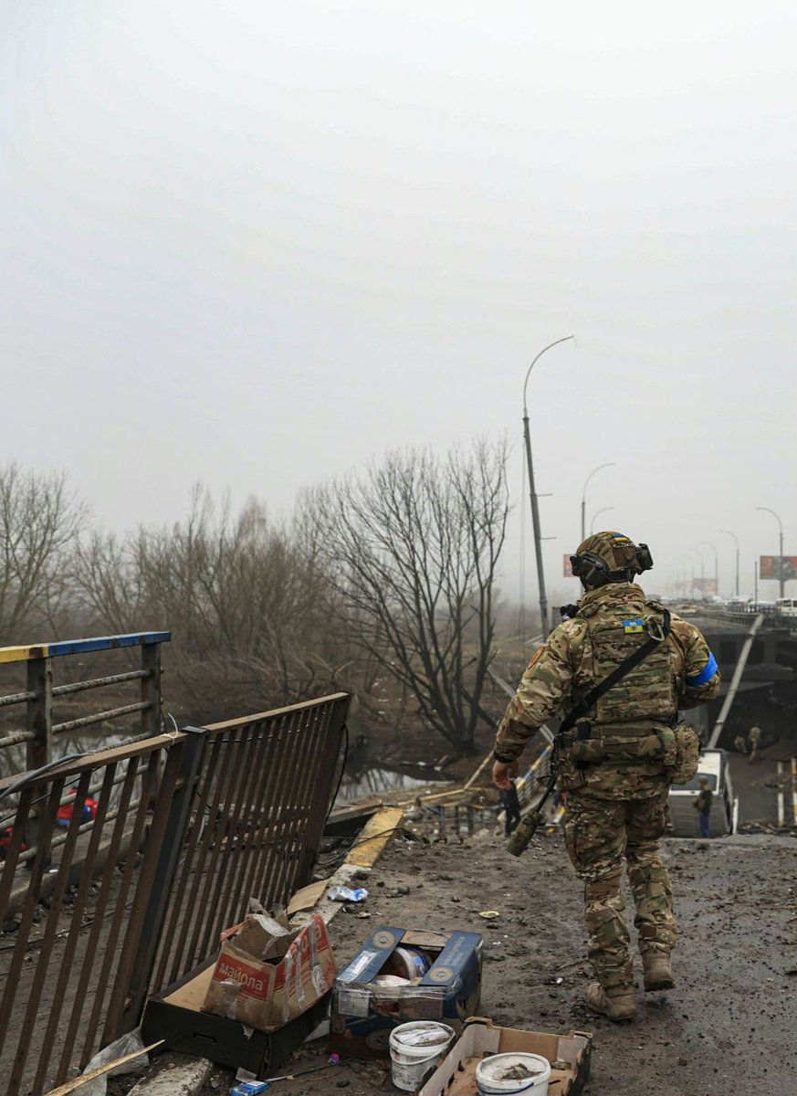 tacticalporn's tweet image. 🇺🇦Ukrainian Police Tactical Unit officer in Irpin, April 1.

#SlavaUkraini #UTactic #TacticalUnit #SOF
