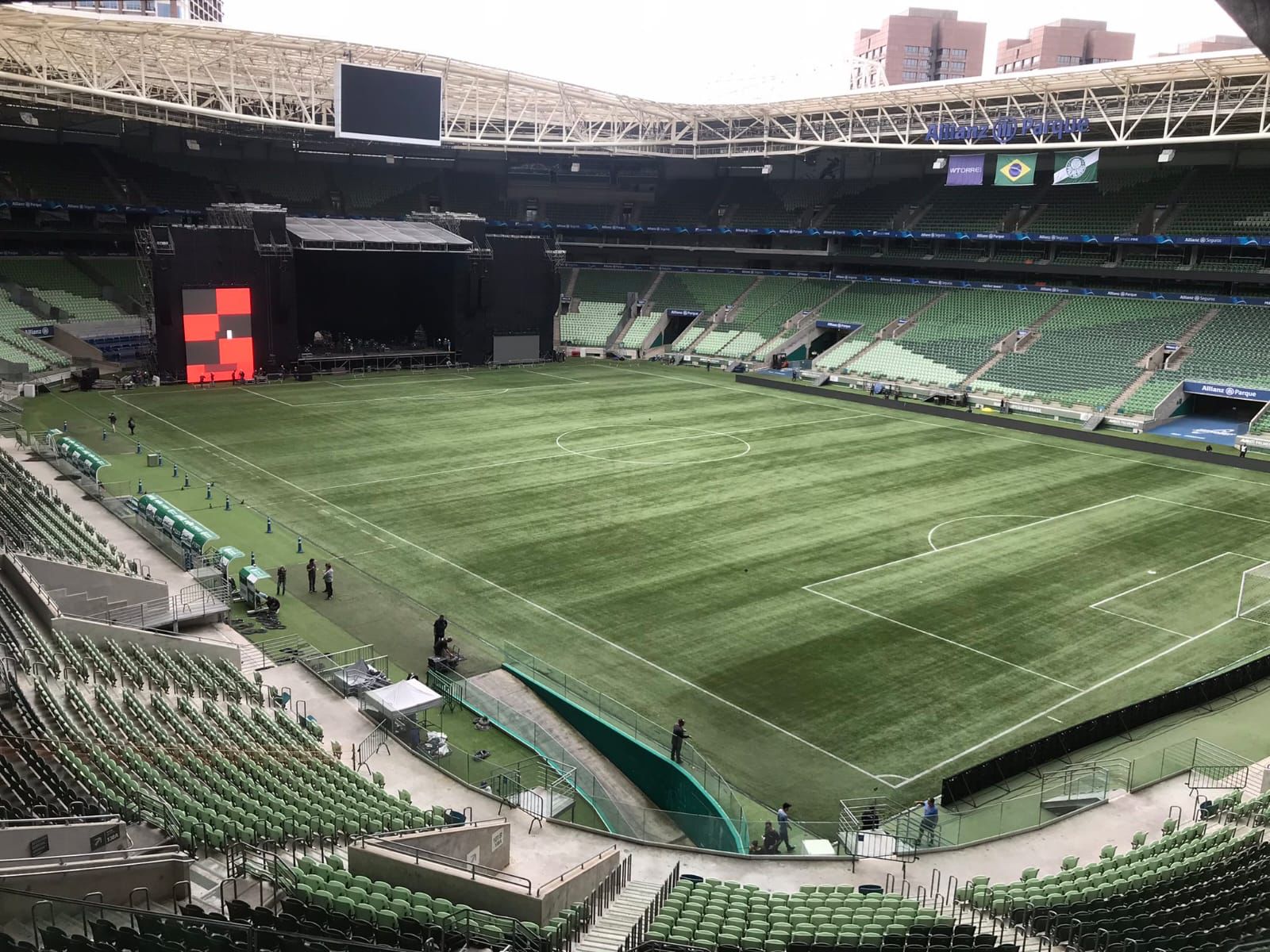 Amorim Podporco on X: Allianz Parque quase pronto para a final do Paulista.  Palco foi coberto por um pano verde.  / X