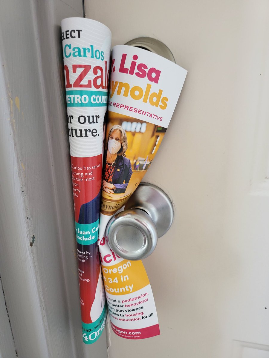 LisaForOregon's tweet photo. Who doesn't love canvassing together? Thanks to everyone who came out for our joint @TeamJCG #LisaForOregon canvass! You are all amazing. https://t.co/J3JpaJYYa9