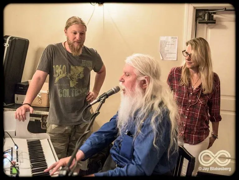 allmanbrothers's tweet photo. Remembering Leon Russell on his 80th birthday. In 2015, Leon joined the Tedeschi Trucks Band at LOCKN' Festival to commemorate Mad Dogs and Englishmen.
Photo courtesy of Jay Blakesberg @jayblakesberg
#ABB #AllmanBrothersBand @derekandsusan #leonrussell #locknfestival https://t.co/3ZMY2AzOvf