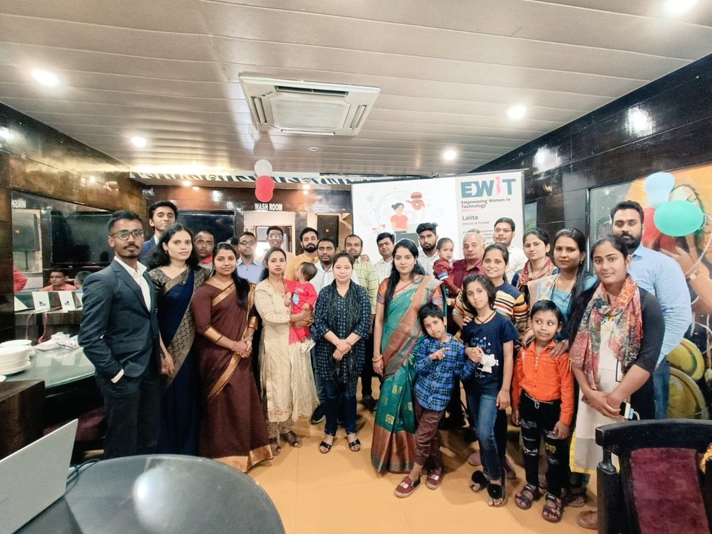 EWIT_Official's tweet photo. Team EWIT takes the floor, small step twds empowering housewives in IT. Inaugural seminar on 27 mar '22 @ewit_official #TogetherWeCan #EmpoweringHousewives #DigitalLiteracy #WomenEmpowerment #womenintech https://t.co/xOesNpVOKx