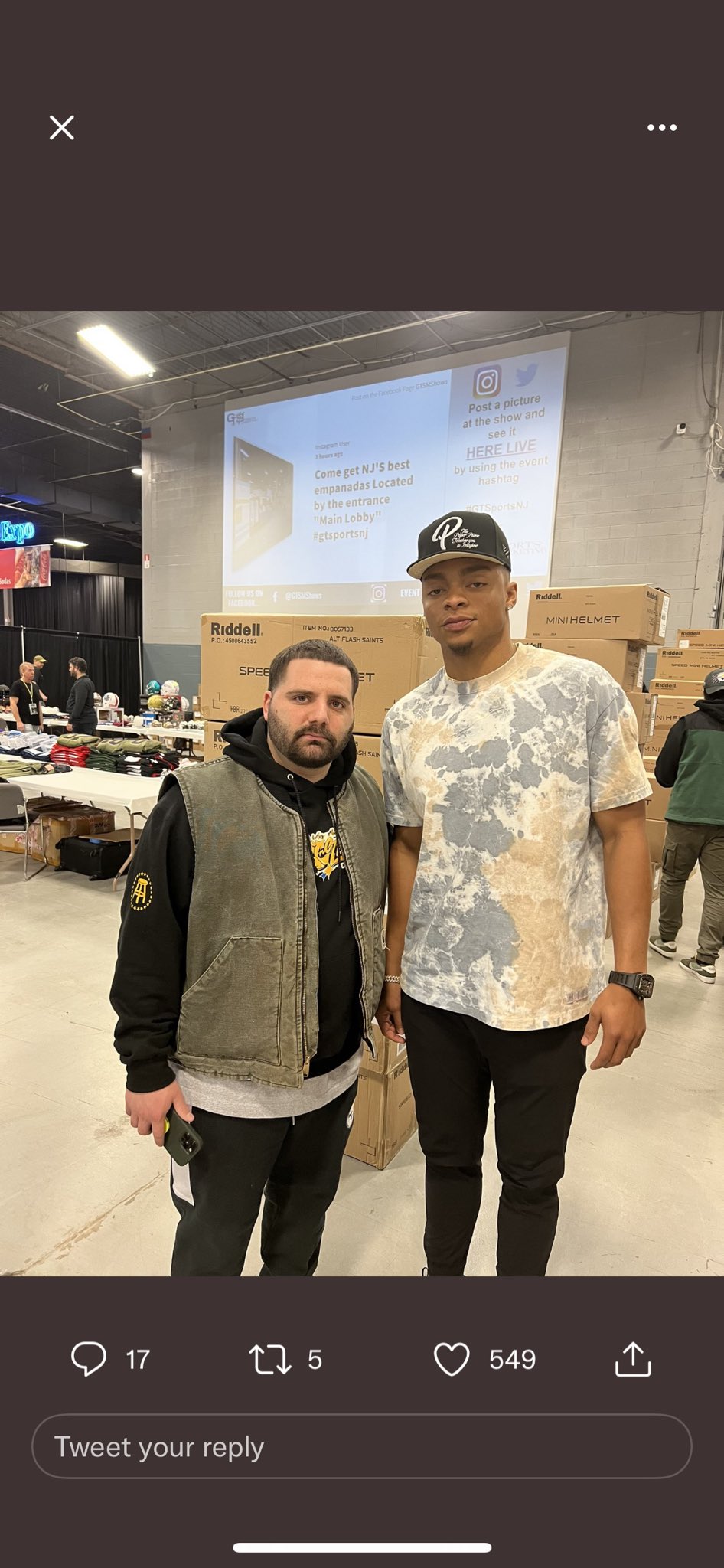 Throw Rogan (arodisahomo) / Twitter