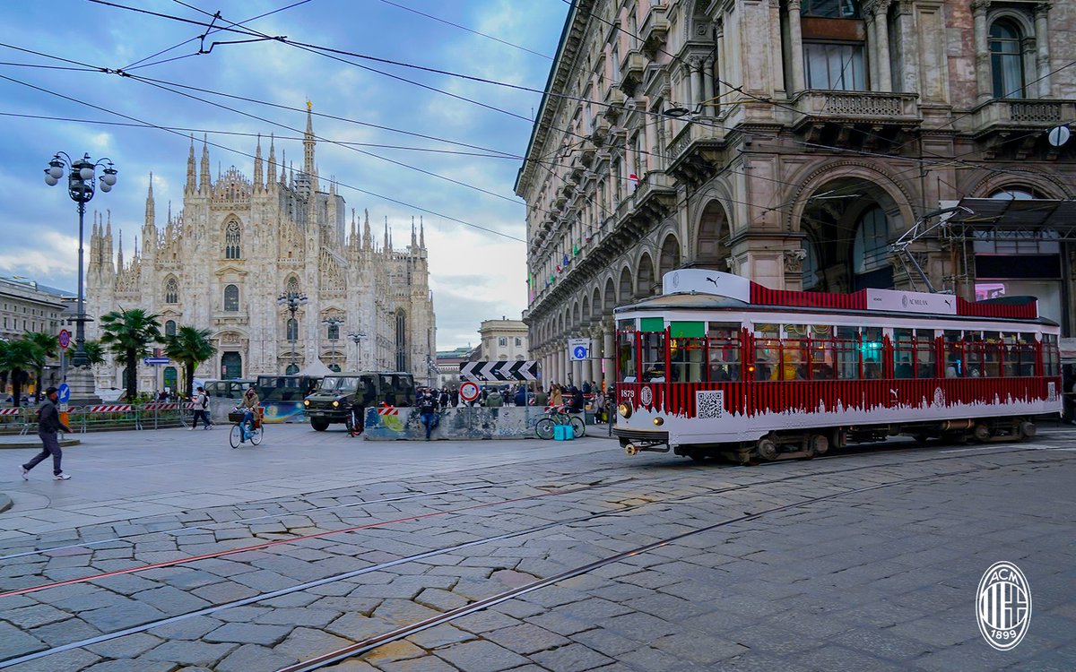 acmilanar's tweet photo. 🚋 قميص الروسونيري الرابع من شوارع ميلانو 🔴⚫️
#MoveLikeMilan | @pumafootball
@PUMA | #Nemen
#ميلان_دائمًا https://t.co/eNKRWLrW2R