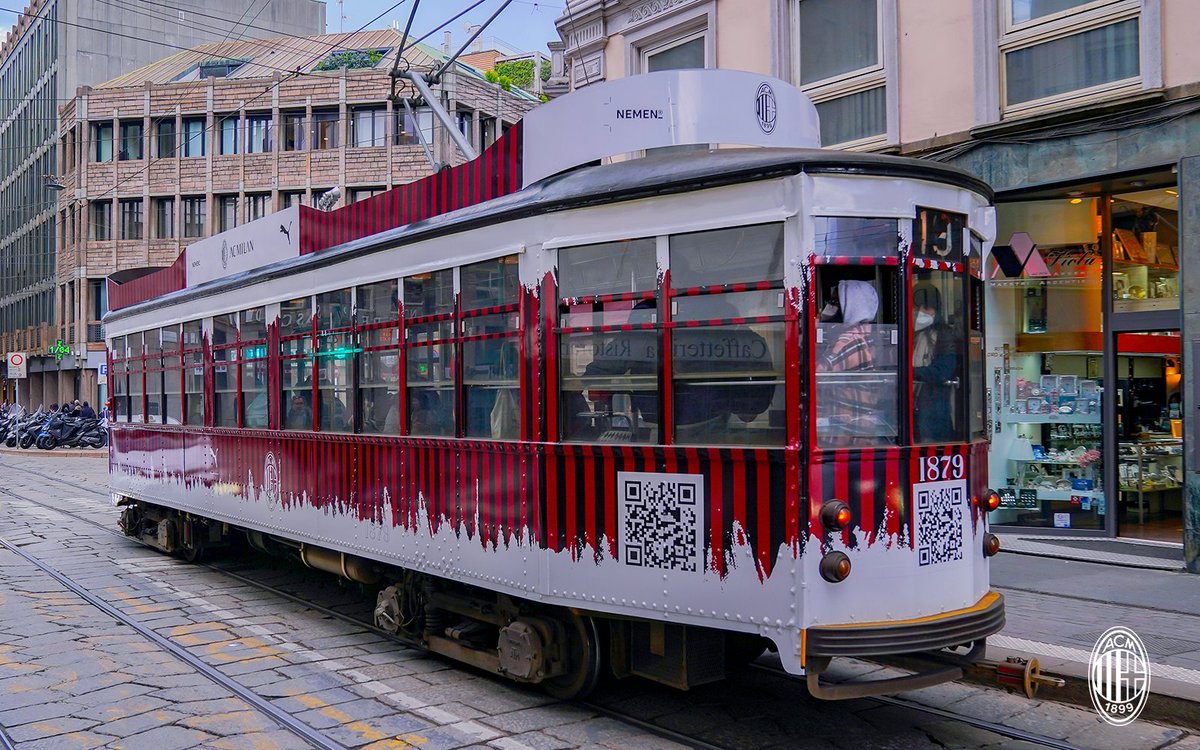 acmilanar's tweet photo. 🚋 قميص الروسونيري الرابع من شوارع ميلانو 🔴⚫️
#MoveLikeMilan | @pumafootball
@PUMA | #Nemen
#ميلان_دائمًا https://t.co/eNKRWLrW2R