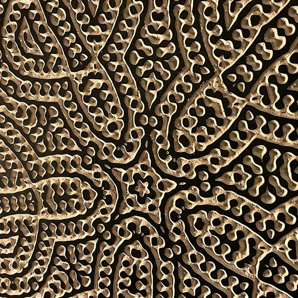 New patterns, new techniques with new 🛠 tools. CNC V-carving a kaleidoscopic computer-generated water ripple pattern. Too satisfying to look away :)
.
.
.
#wallart #walldecor #wallornament #endless #mandala #wallplate #organicpatterns #geometricart #… instagr.am/p/Cb2_nhijmHV/
