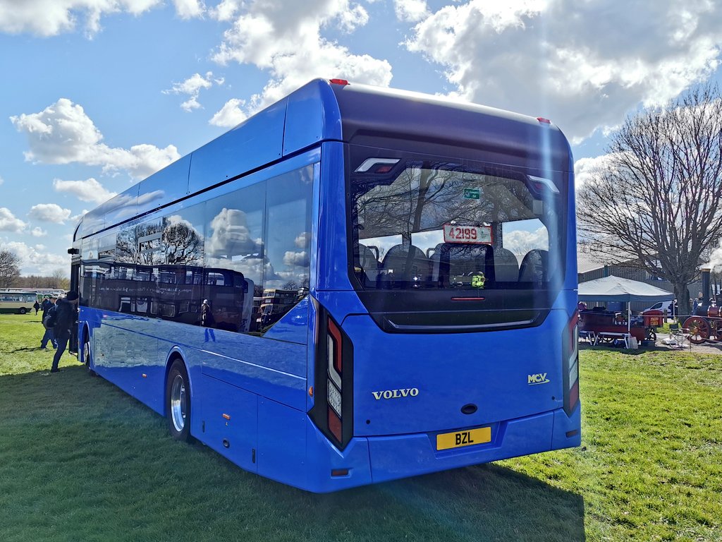 jimbolimbo9's tweet photo. One of the highlights of the bus display at Detling today was this (as yet unregistered) Volvo BZL. An impressive vehicle inside and out - IMO probably the most striking electric bus in the UK market so far! ⚡🤩 https://t.co/U0NAHUrpMq