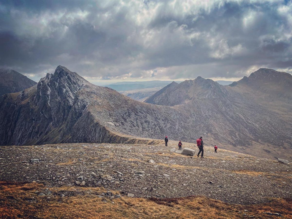 arranMRT's tweet photo. The team were out for the last day of our winter training program today.
Two groups set off to explore the Witches step area, one from Suidhe Fhearghas side and the other Coire na h-Uaimh.

A great day had.

@ScottishMR @StJohnScot #isleofarran #mountains #mountainrescue https://t.co/EdofAz2l9T