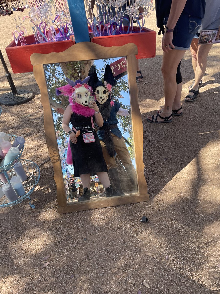 GrumpPng's tweet photo. Arizona ren faire was fun! So glad I made it after just getting to AZ yesterday 😂 can’t wait for more fun here! 
@TheInodog @azrenfest 

#fursuit #fursuiting #skulldog #skulldogs #azrenfaire #azrenfest https://t.co/UhYoiVFpSM